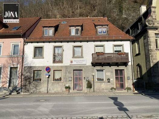 Mehrfamilienhaus zum Kauf 168.000 € 6,5 Zimmer 197 m² 180 m² Grundstück frei ab 01.03.2026 Bad Berneck Bad Berneck im Fichtelgebirge 95460