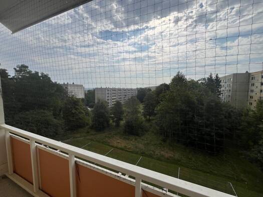 Wohnung zur Miete 399 € 4 Zimmer 70 m² 3. Geschoss frei ab sofort Neuplanitzer Straße 83 Neuplanitz Zwickau 08062