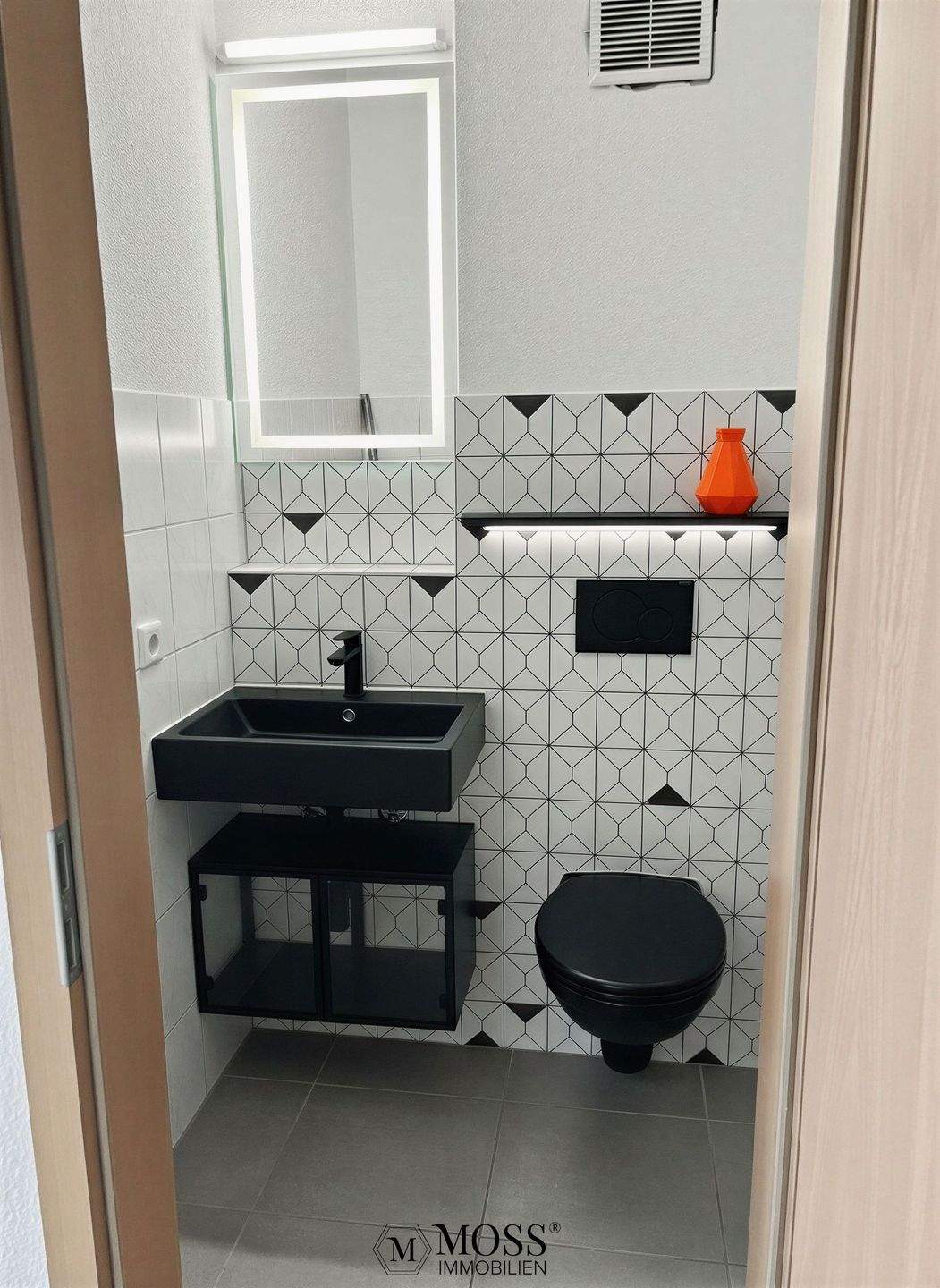 Immobilie in Badenweiler - Ortskern von Badenweiler: Gewerbefläche mit hoher Sichtbarkeit und möglicher Wohnumnutzung - Bild 4