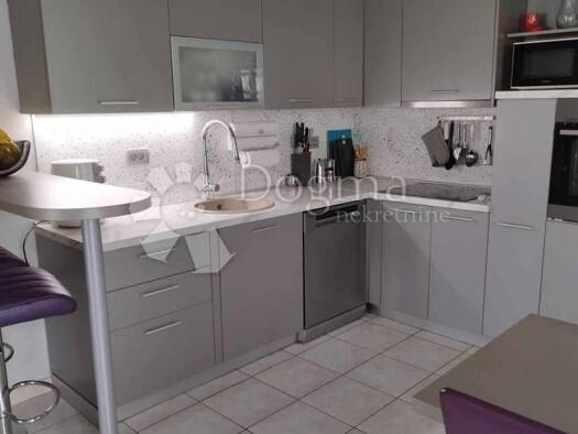 Wohnung zum Kauf 245.000 € 3 Zimmer 76 m² Omisalj Center