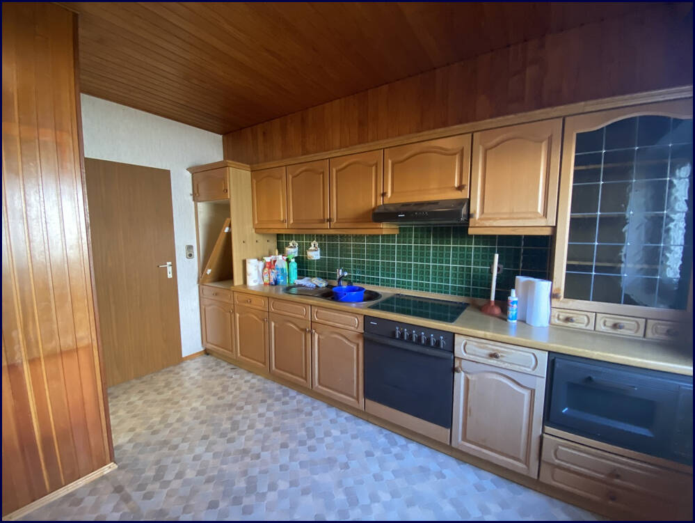 Immobilie in Poppenricht - Projekt Familienglück: Renovierungsobjekt mit Traumgarten in beliebter Lage! - Bild 1