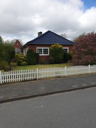Bungalow zur Miete 950 € 3 Zimmer 115 m² 570 m² Grundstück frei ab sofort Heilsberger Str. 15 Herrentor Emden 26725