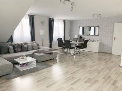 Wohnung zur Miete 995 € 3,5 Zimmer 105 m² Geschoss 2/2 frei ab 01.09.2025 Hallstadt Hallstadt 96103