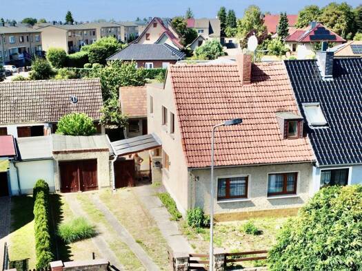 Doppelhaushälfte zum Kauf provisionsfrei 148.000 € 5 Zimmer 114 m² 879 m² Grundstück frei ab sofort Perleberg Perleberg 19348