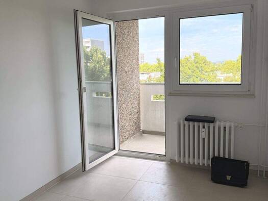 Wohnung zur Miete 750 € 2,5 Zimmer 70 m² Geschoss 5/10 frei ab sofort Amsterdamer Straße 10 Pfingstweide Ludwigshafen am Rhein 67069