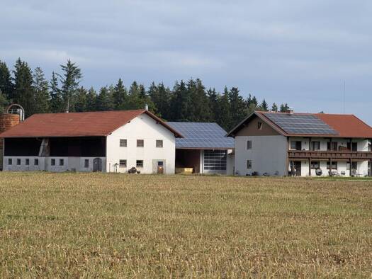 Bauernhaus zum Kauf 1.229.000 € 11 Zimmer 280 m² 5.605 m² Grundstück frei ab sofort Hochholzen Kirchweidach 84558