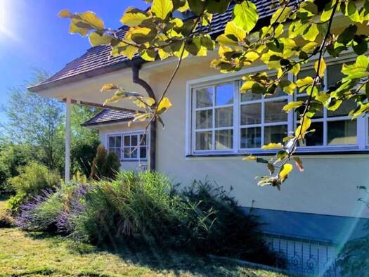 Einfamilienhaus zur Miete 2.300 € 7 Zimmer 260 m² 1.031 m² Grundstück frei ab sofort Langensendelbach Langensendelbach 91094