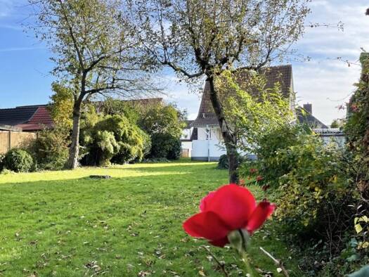 Grundstück zum Kauf provisionsfrei 365.000 € 800 m² Grundstück Baugenehmigung vorhanden Asternweg 7b Ahrensburg 22926