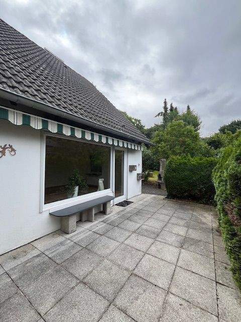 Immobilie in Großensee - Trittau-Dichterviertel: sonniges 2-Familienhaus mit Carport, Garage und Teich - Bild 3