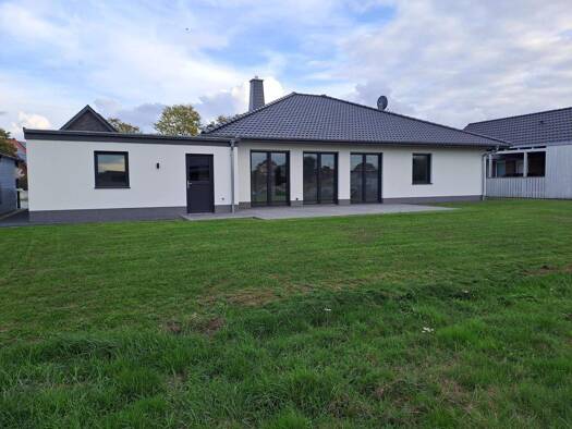 Bungalow zum Kauf - Erstbezug 419.000 € 4 Zimmer 145 m² 707 m² Grundstück frei ab sofort Lavelsloh Diepenau 31603