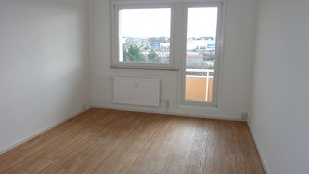 Wohnung zur Miete 323 € 3 Zimmer 59,8 m² 3. Geschoss frei ab sofort Otto-Schlag -Straße 17 Weißenfels 06667