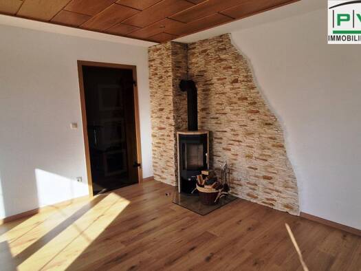 Wohnung zur Miete 570 € 3 Zimmer 76 m² Breitenbrunn Breitenbrunn/Erzgebirge 08359