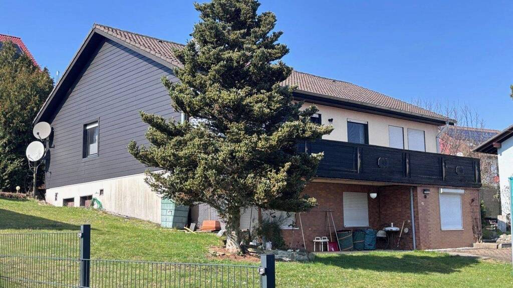 Einfamilienhaus zum Kauf 219.000 € 7 Zimmer 196 m² 733 m² Grundstück Berliner Weg 3 Ermenrod Feldatal 36325