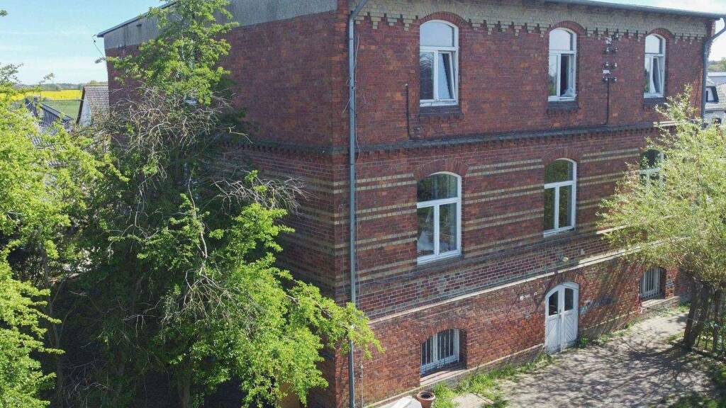 Mehrfamilienhaus zum Kauf als Kapitalanlage geeignet 315.000 € 9 Zimmer 469 m² 1.767,2 m² Grundstück Hinrichshagen Hof II Hinrichshagen 17498