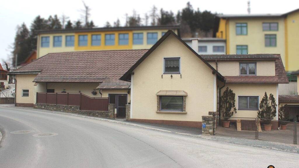 Haus zum Kauf 192.000 € 6 Zimmer 186 m² 634 m² Grundstück Hochneukirchen 2852