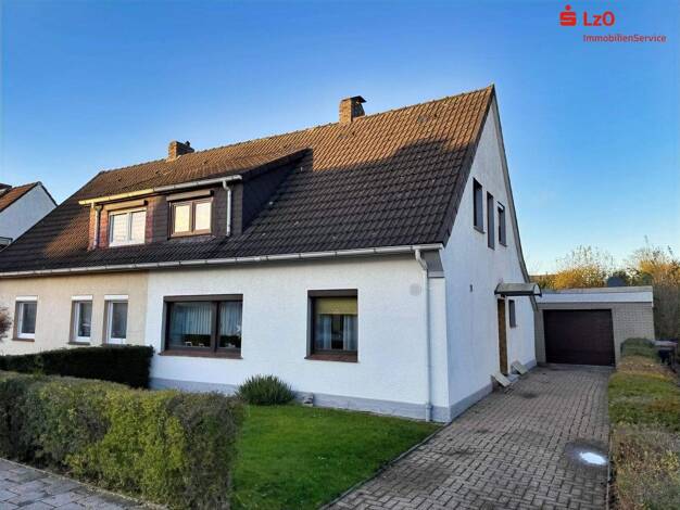 Doppelhaushälfte zum Kauf 127.000 € 5 Zimmer 108,9 m² 672 m² Grundstück frei ab sofort Varel 26316