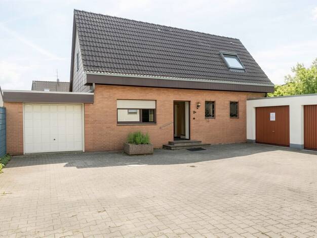 Einfamilienhaus zum Kauf 299.000 € 4 Zimmer 181 m² 521 m² Grundstück Giesenkirchen Ost 41238