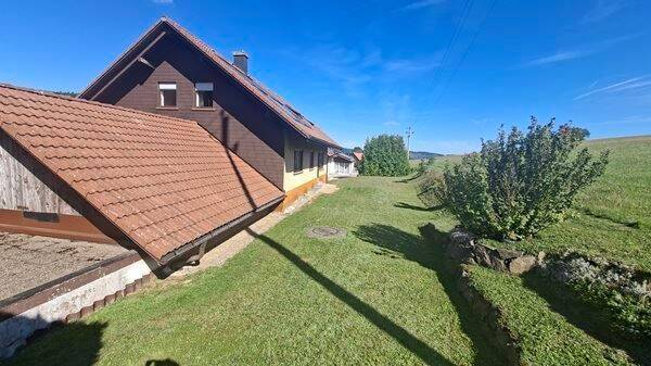 Immobilie in Schopfheim - Wohnhaus mit drei Wohnungen und Garagen in Schopfheim-Gersbach - Bild 3