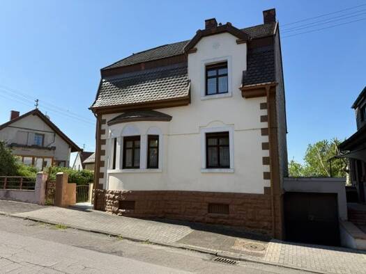 Mehrfamilienhaus zum Kauf 109.000 € 6 Zimmer 109 m² 350 m² Grundstück frei ab sofort Ballkestraße 1 Friedrichsthal Friedrichsthal 66299