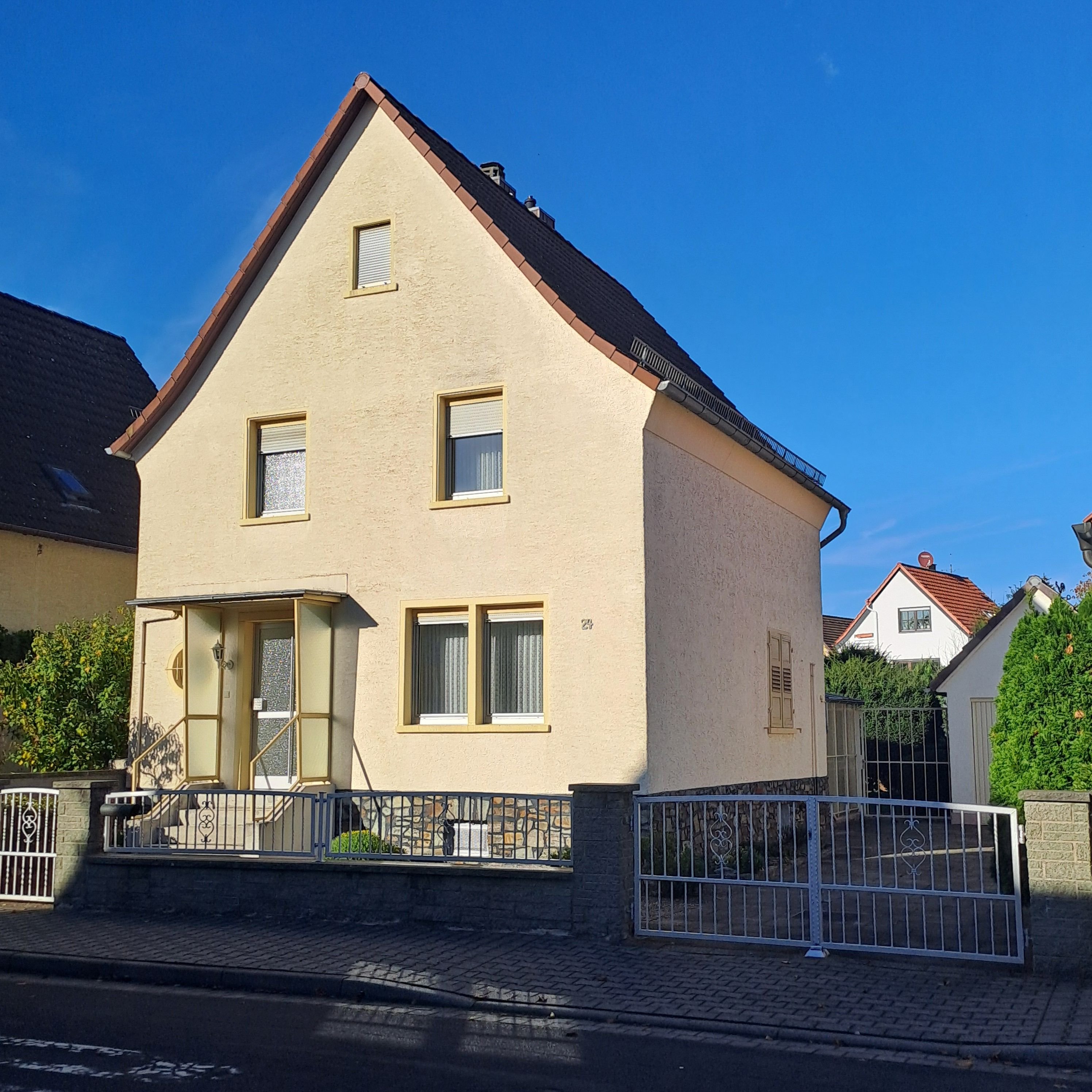 Einfamilienhaus zum Kauf 430.000 € 5 Zimmer 113 m²<br/>Wohnfläche 463 m²<br/>Grundstück ab sofort<br/>Verfügbarkeit Rübgrund / Kolonie Rüsselsheim am Main 65428