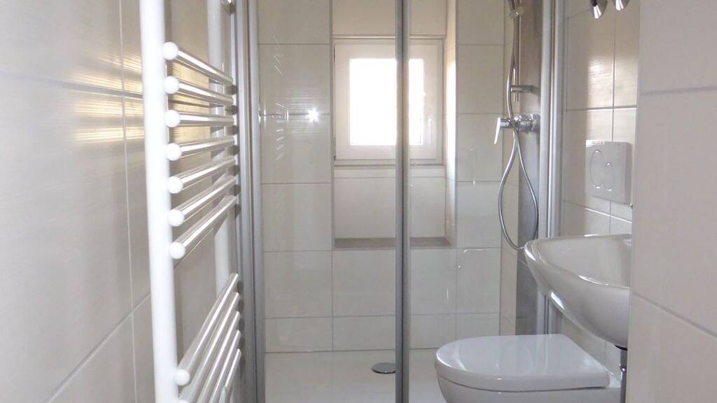 Wohnung zur Miete 266 € 2 Zimmer 38 m² 2. Geschoss frei ab sofort Heinrich-Heine-Str. 19 Unterwellenborn 07333