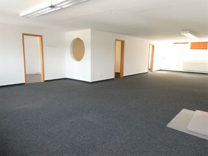 Büro-/Praxisfläche zur Miete 700 € 4 Zimmer 179 m²<br/>Bürofläche Röthlein Röthlein 97520