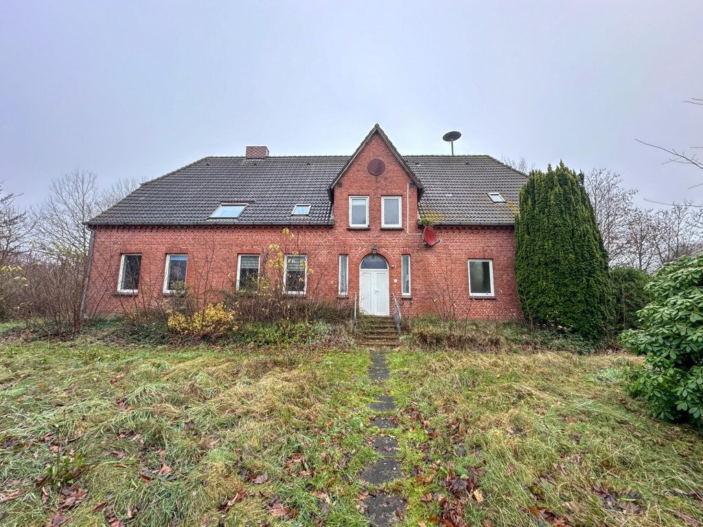 Mehrfamilienhaus zum Kauf 198.500 € 15 Zimmer 329 m²<br/>Wohnfläche 2.929 m²<br/>Grundstück Goldebek 25862