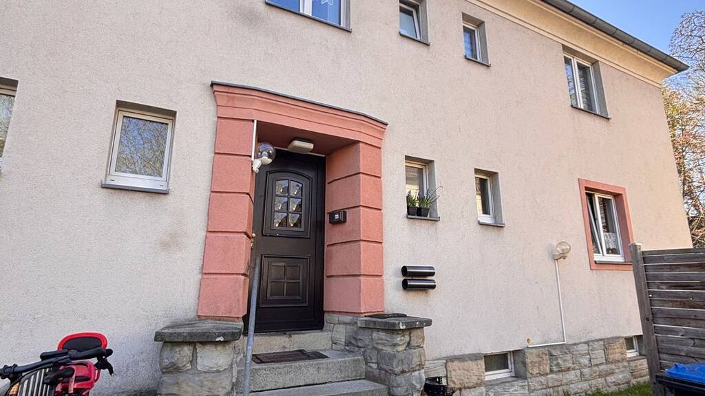 Wohnung zur Miete 360 € 3 Zimmer 60 m² Geschoss 1/1 frei ab sofort Altenburger Straße 52 Meuselwitz 04610