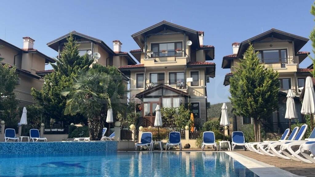 Reihenmittelhaus zum Kauf 180.000 € 4 Zimmer 199 m² Kosharitsa