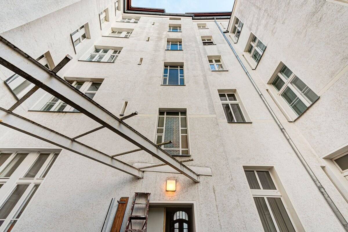 2 Zimmer mit *Balkon*: Gründerzeit-Wohnung im beliebten Friedrichshain - nahe Volkspark! – Eckertstraße 17, 10249 Berlin – Vorschaubild 22