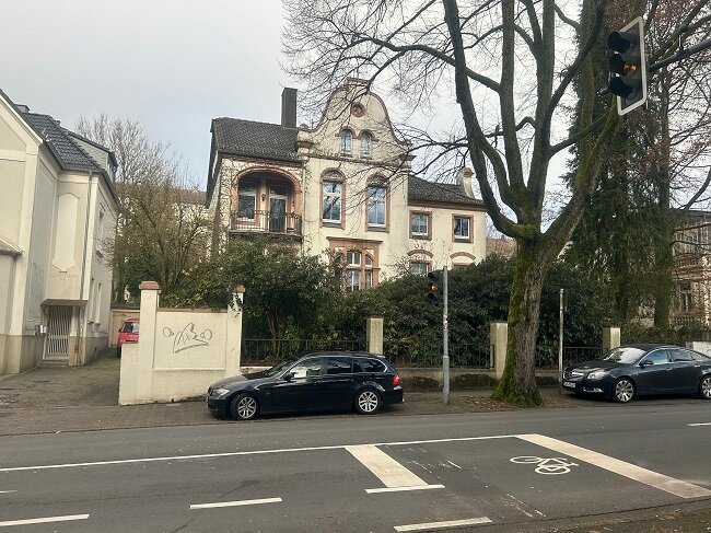 Haus zum Kauf 480.000 € 254 m²<br/>Wohnfläche 1.720 m²<br/>Grundstück ab sofort<br/>Verfügbarkeit Oeneking / Stüttinghausen Lüdenscheid 58509