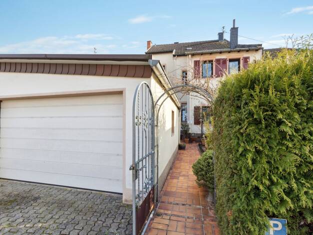 Reihenmittelhaus zum Kauf 295.000 € 12 Zimmer 250 m² 367 m² Grundstück Fraulautern Saarlouis 66740