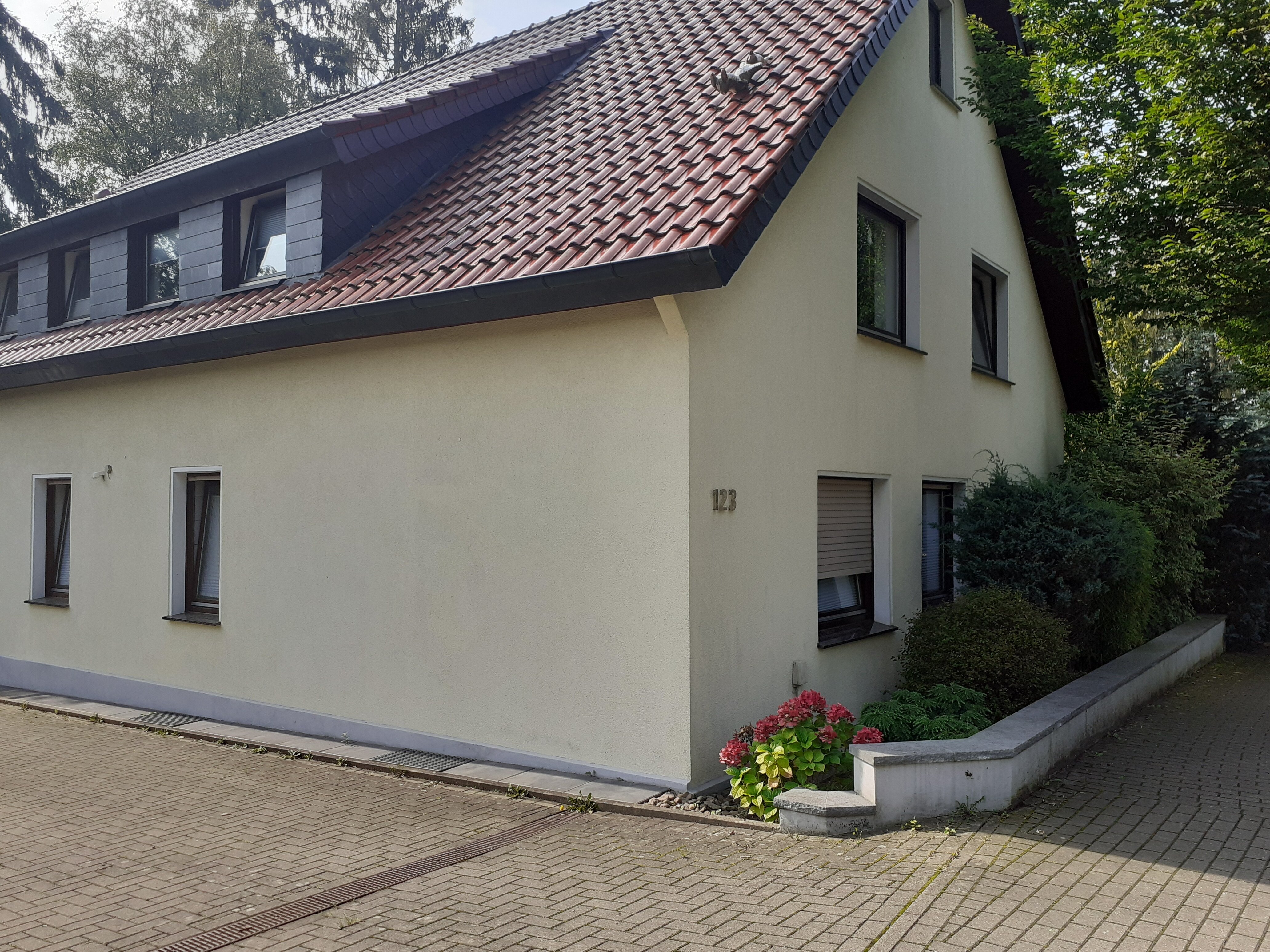 Wohnung zur Miete 890 € 3 Zimmer 120 m²<br/>Wohnfläche 1.<br/>Geschoss ab sofort<br/>Verfügbarkeit Brüntorf Lemgo 32657