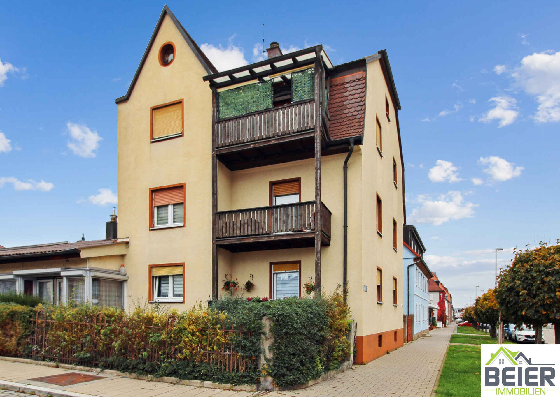 Mehrfamilienhaus zum Kauf 379.000 € 6 Zimmer 190 m²<br/>Wohnfläche 460 m²<br/>Grundstück Stadt Ansbach 91522