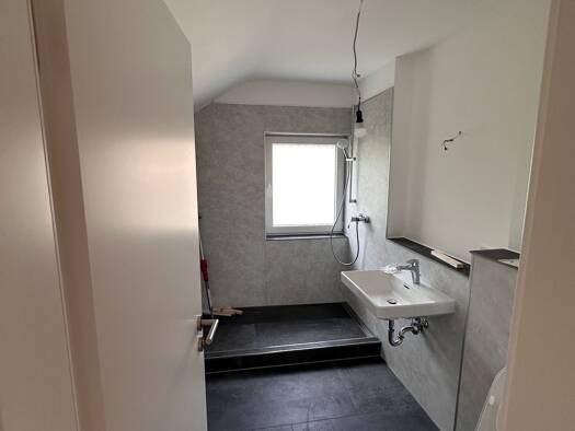 Wohnung zur Miete 990 € 3,5 Zimmer 90 m² Geschoss 2/3 frei ab sofort Hösel Ratingen 40883