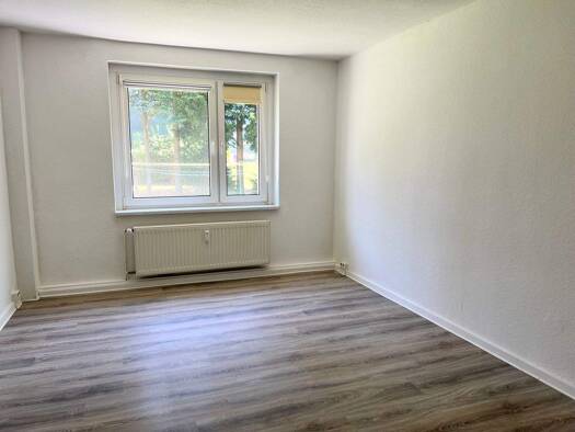 Wohnung zur Miete 300 € 3 Zimmer 58 m² frei ab sofort Straße der Freundschaft 8 Rosenow 17091