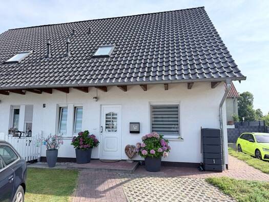 Doppelhaushälfte zum Kauf provisionsfrei 185.000 € 5 Zimmer 123 m² 370 m² Grundstück frei ab 01.11.2026 Erxleben Erxleben 39343