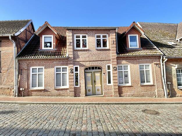 Mehrfamilienhaus zum Kauf 249.000 € 8 Zimmer 227 m² 358 m² Grundstück Gadebusch 19205