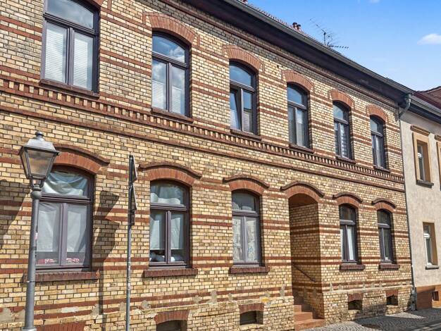 Mehrfamilienhaus zum Kauf als Kapitalanlage geeignet 168.000 € 10 Zimmer 214 m² 254 m² Grundstück Lutherstadt Eisleben Eisleben 06295