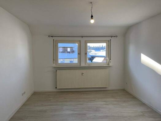 Studio zur Miete 550 € 3 Zimmer 75 m² 3. Geschoss Besenfeld Seewald 72297