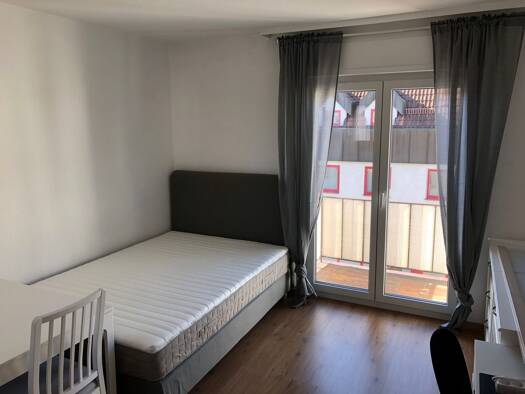 Wohnung zur Miete 650 € 1 Zimmer 28 m² Geschoss 4/5 frei ab 01.10.2026 Fritz-Reuter-Straße 20 West West 70193