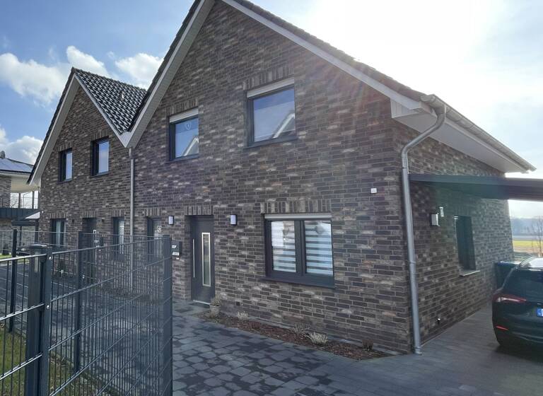 Doppelhaushälfte zur Miete 1.100 € 4 Zimmer 106,3 m²<br/>Wohnfläche 313 m²<br/>Grundstück 01.05.2025<br/>Verfügbarkeit Herzlake Herzlake 49770