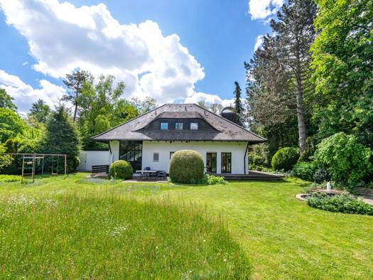 Einfamilienhaus zur Miete 4.090 € 6 Zimmer 218 m² 1.401 m² Grundstück frei ab sofort München 80997
