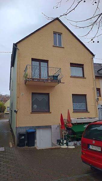 Immobilie in Neumagen-Dhron - Einfamilienwohnhaus mit Garage und Garten und Platzreserve  / Reihenendhaus - Bild 0