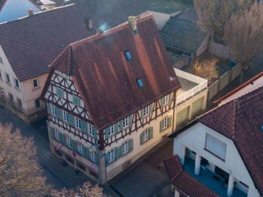 Einfamilienhaus zum Kauf 325.000 € 7 Zimmer 200 m² 260 m² Grundstück Hauptstraße 35 Sulzfeld Sulzfeld 75056