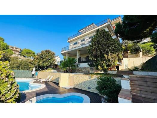 Villa zum Kauf 950.000 € 7 Zimmer 508 m² 832 m² Grundstück Lloret de Mar 17310