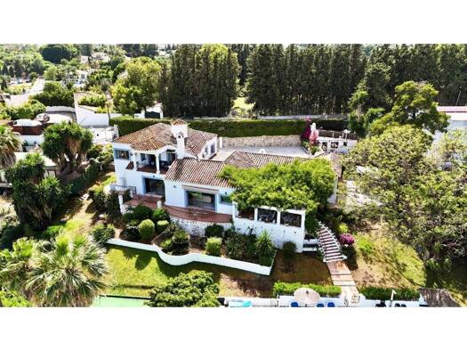 Chalet zur Miete 8.750 € 6 Zimmer 450 m² 2.927 m² Grundstück DS POLIGONO 25 31 Es:1 Pl:00 Pt:01 CASA DEL LAGO 2 31 Marbella 29670
