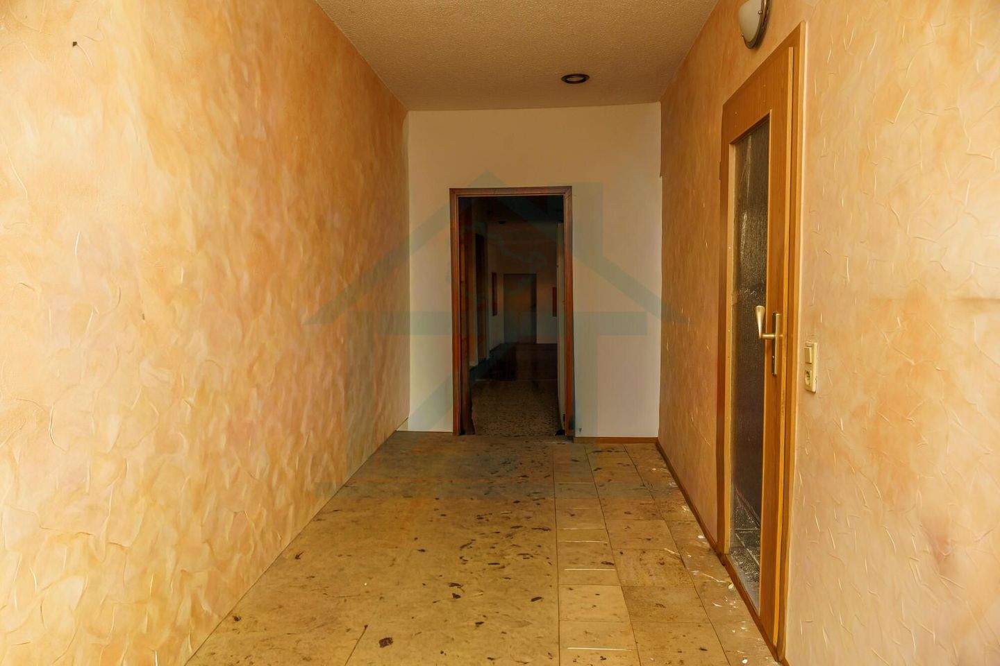 Immobilie in Bürgel - Großes Stadthaus mit Garten, Gewerbe & riesiger Lagerfläche - viele Möglichkeiten! - Bild 3