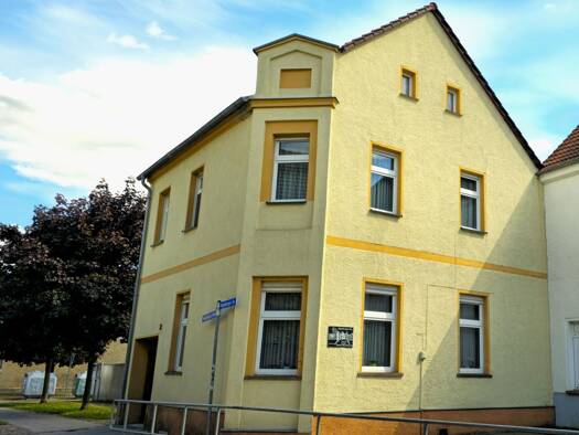 Mehrfamilienhaus zum Kauf 155.000 € 8 Zimmer 208,3 m² 449 m² Grundstück Barby 39249