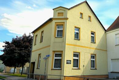 Mehrfamilienhaus zum Kauf 155.000 € 8 Zimmer 208,3 m² 449 m² Grundstück Barby Barby 39249
